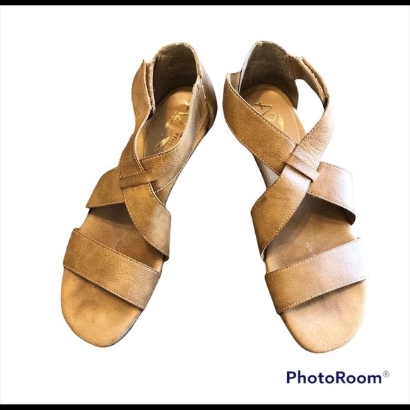 A2 Heelrest Aerosoles Comfort Brown Strapy Sandal Stacked Heel Woman’s 7.5 - Picture 1 of 10